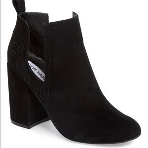 Steve Madden Nomad Black Suede Bootie - size 6